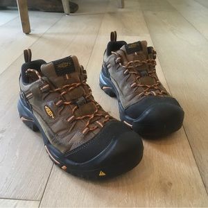 Keen Men's Braddock Low Soft Toe Hiker Work Shoe. USA Built In Portland, OR!